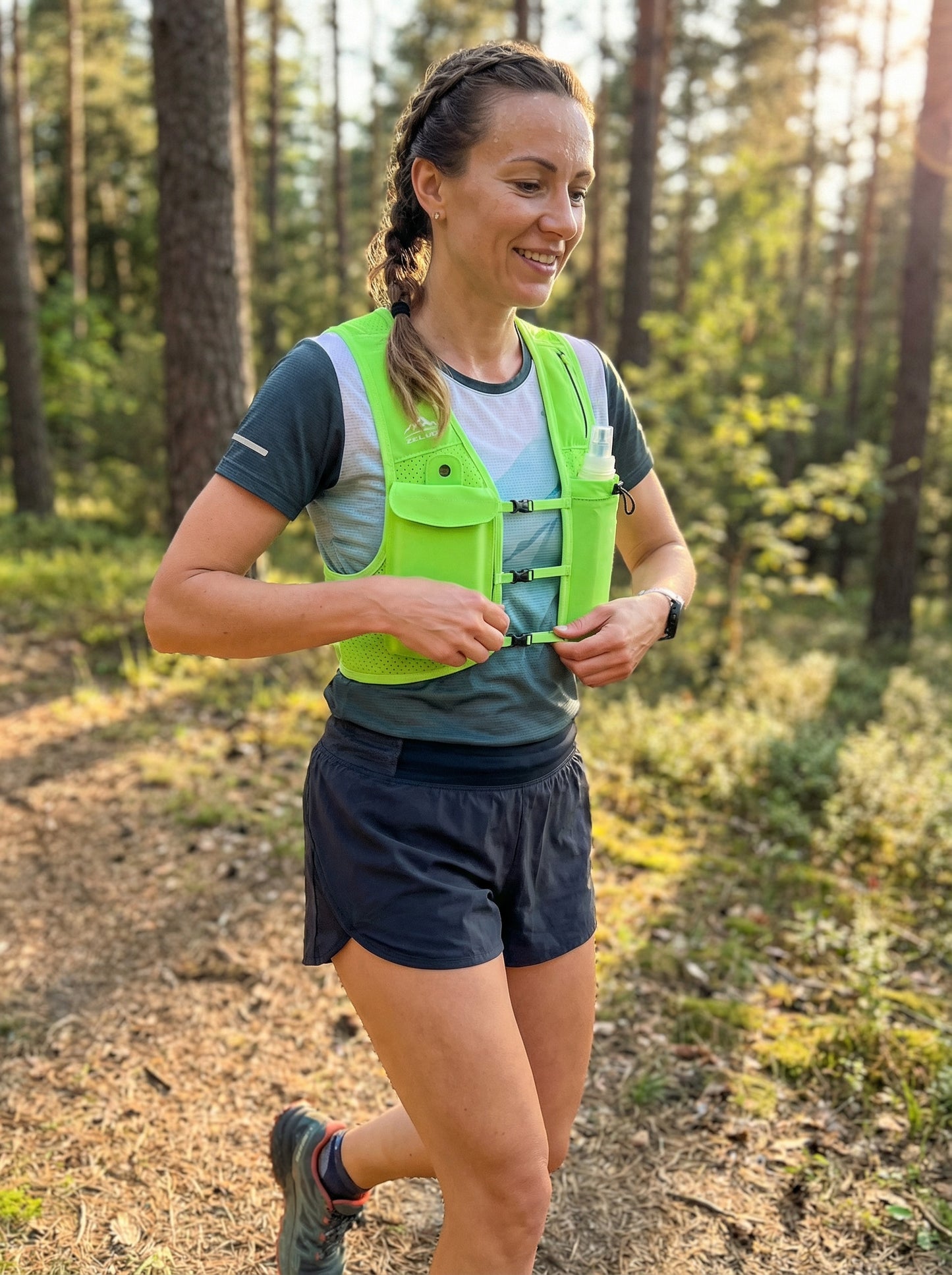 Zelvot | Lightweight Reflective Running Vest | Adjustable 500ml Hydration Pack | USA Patent