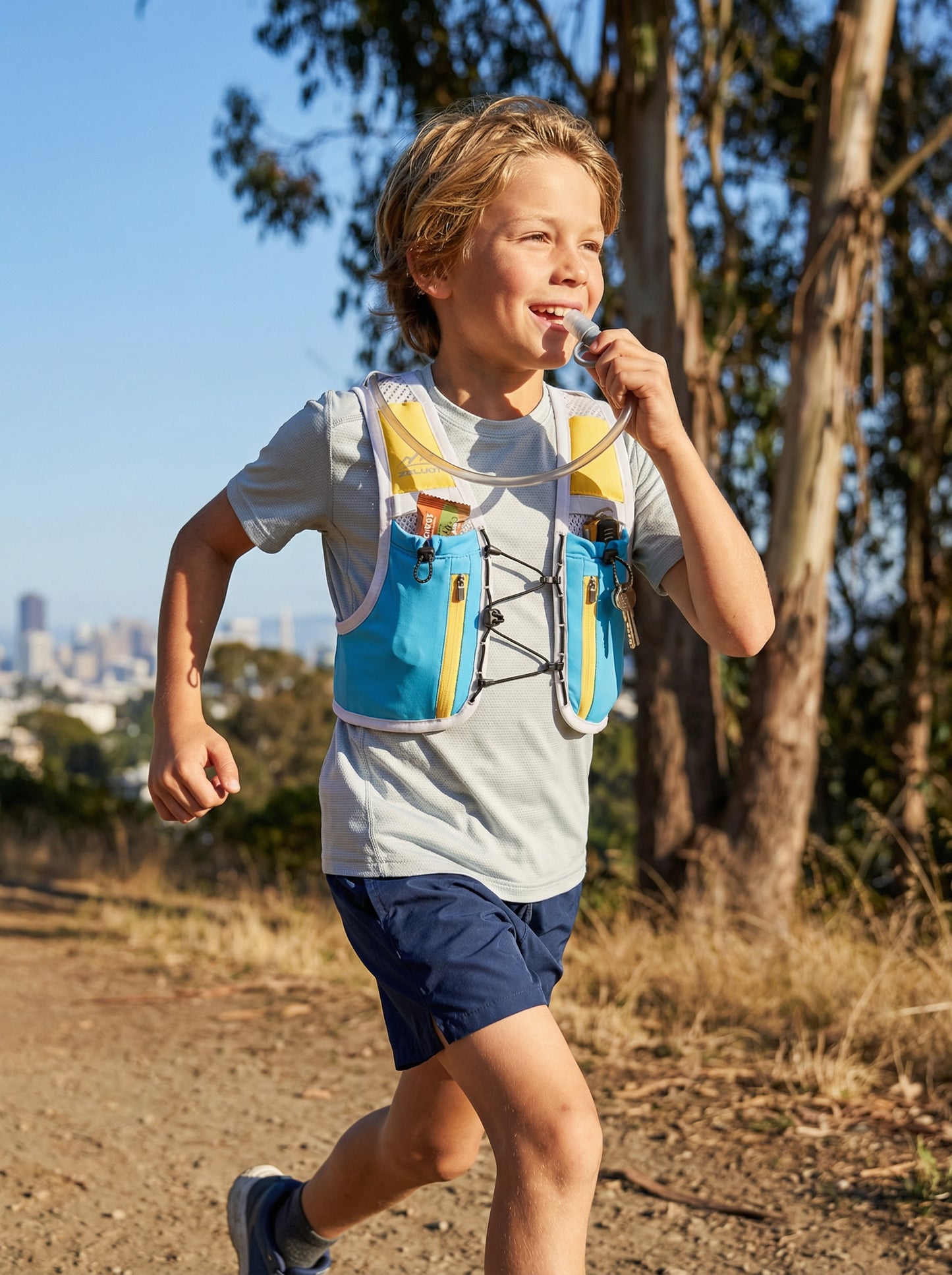 Zelvot | Adjustable Kids Running Vest – 8 Pockets, Lightweight, USA Patent, with Water Bladder