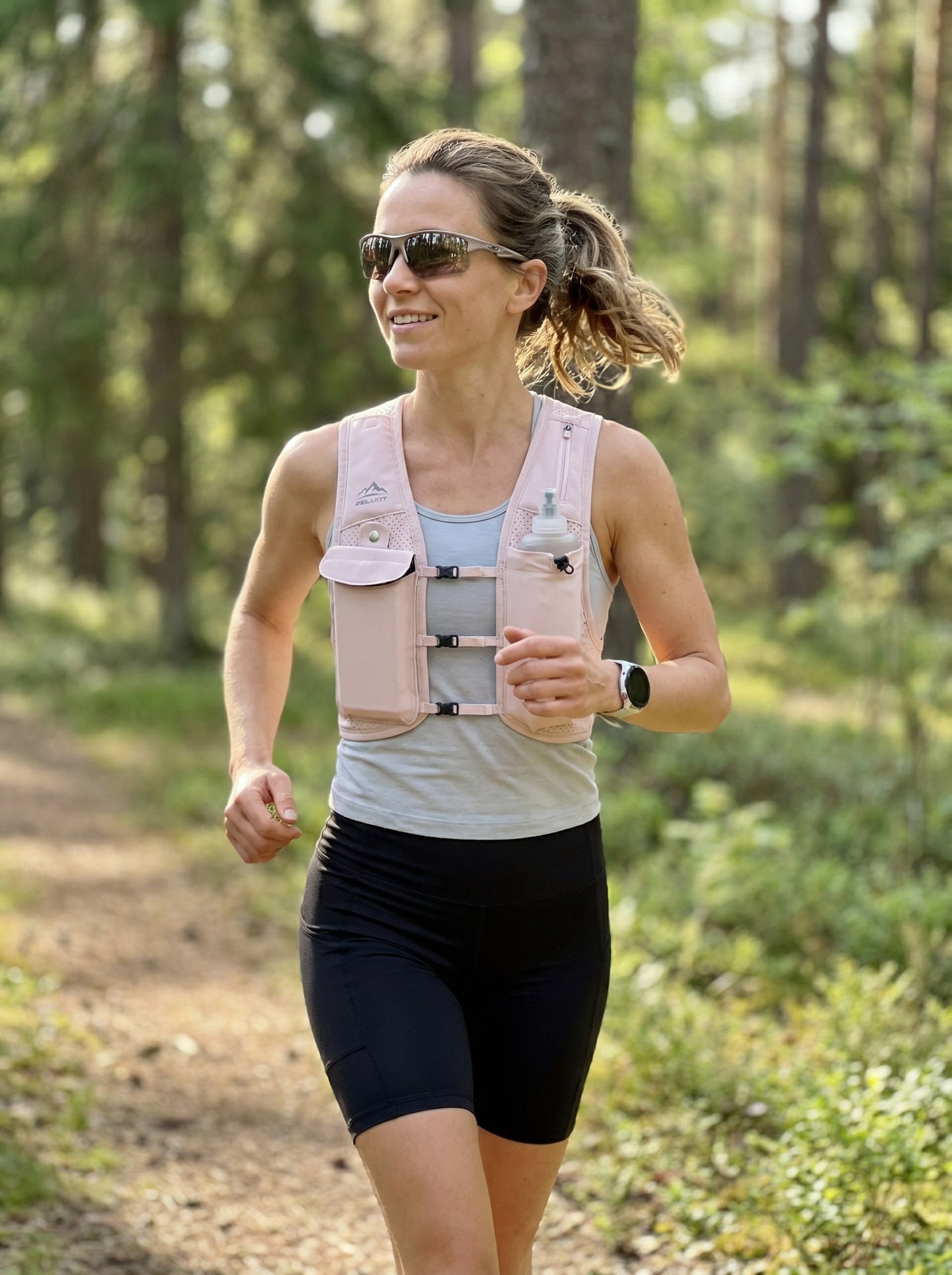 Zelvot | Lightweight Reflective Running Vest | Adjustable 500ml Hydration Pack | USA Patent